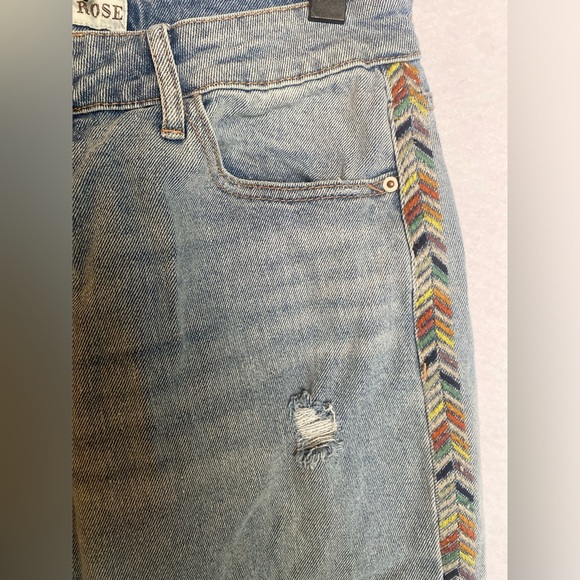 Fall Vibes Mid-Rise Taper Leg Embroidered Stripe Jeans - Knox Rose Light Wash 8 - Picture 1 of 8